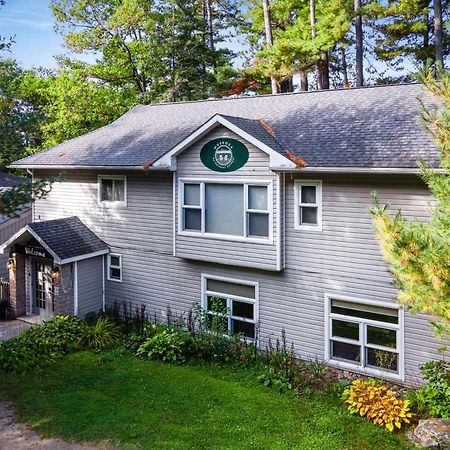 Muskoka Waterfront Retreat Villa Dwight Exterior photo