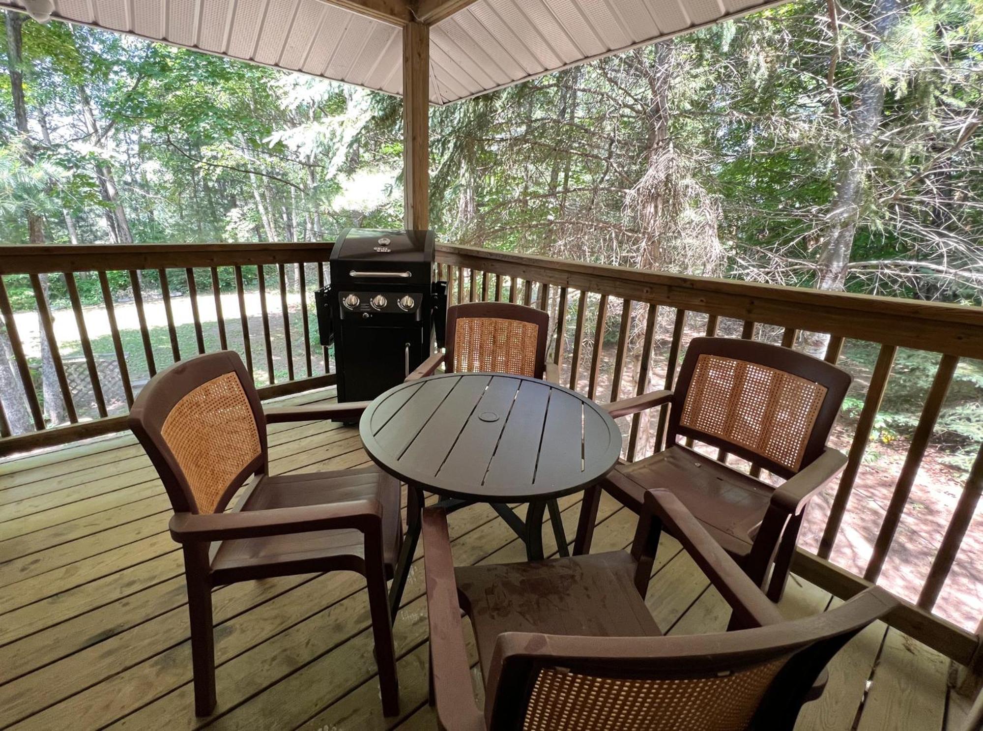 Muskoka Waterfront Retreat Villa Dwight Exterior photo